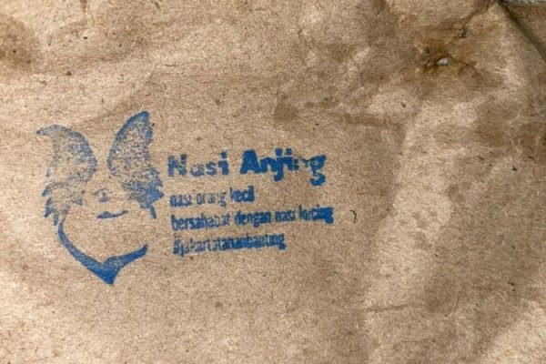 Cap "Nasi Anjing"/suara