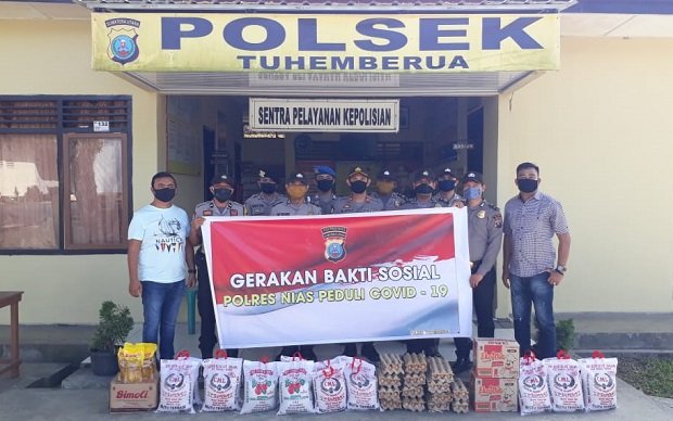 Peduli masyarakat terdampak Covid-19 Polsek Tuhemberua mengadakan baksos pembagian sembako di 9 desa/istimewa