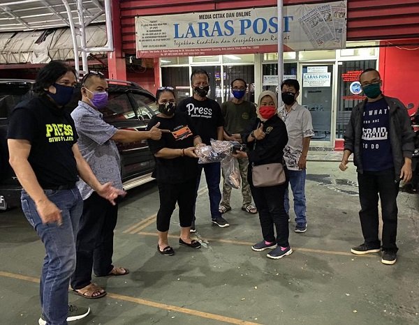 Serah terima donasi masker dari Gempita.co kepada PWI Jaya Peduli/dok.PWI Jaya Peduli