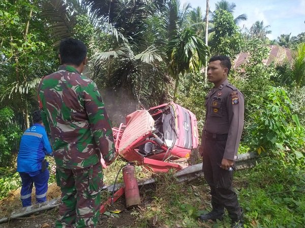 Personil Polsek Mandrehe dan Koramil Mandrehe turun ke lokasi kejadian untuk mengamankan lokasi, /Foto : Istimewa
