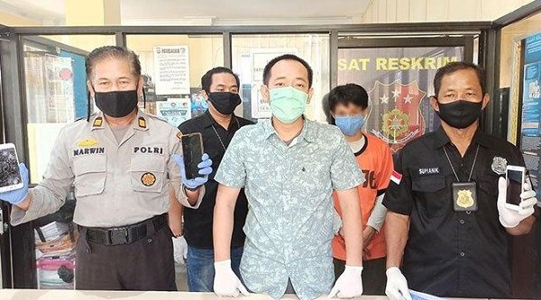 Kasatreskrim Polres Singkawang AKP Tri Prasetiyo saat konferensi pers di Mapolres Singkawang, Rabu (13/5/2020)/ist