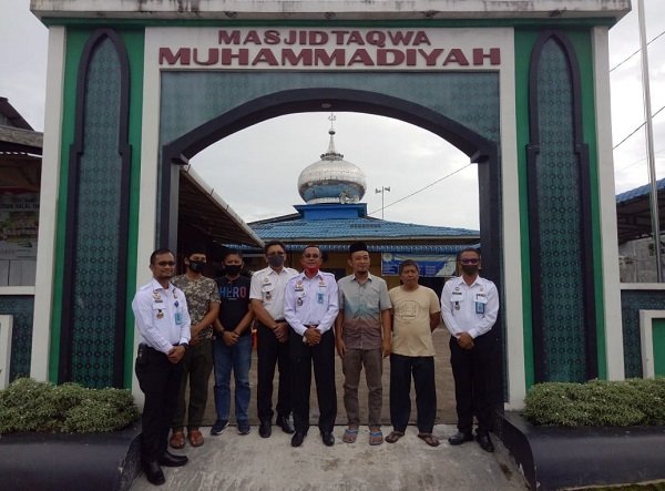 Rombongan Lapas Kelas II B Gunungsitoli bersama Pengurus Muhammadiyah Kota Gunungsitoli, Rabu (8/7/2020)/foto:istimewa