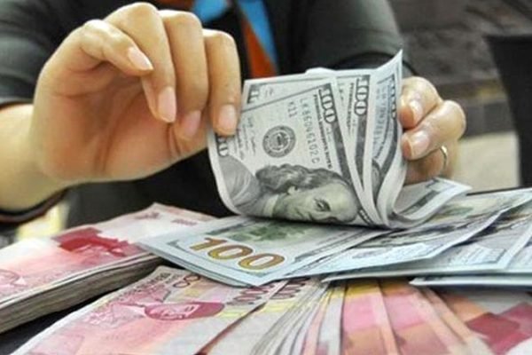 Nilai tukar mata uang Rupiah menguat terhadap dolar AS, Selasa (4/8) pagi (Foto: ilustrasi. shutterstock)