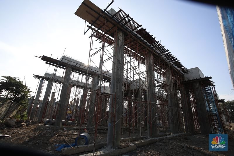 BPJT sudah mengecek ke lapangan, kesimpulan sementara karena sistem perancah gelagar tidak mampu mendukung beban saat pengecoran (CNBC Indonesia/Tri Susilo)