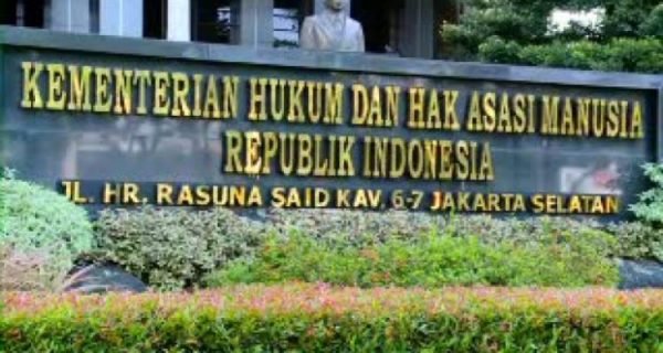Beberapa aparatur sipil negara (ASN) Imigrasi dinyatakan positif terpapar Covid-19, terpaksa Gedung Kementerian Hukum dan Hak Asasi Manusia ditutup selama dua pekan. (Foto: Ist)