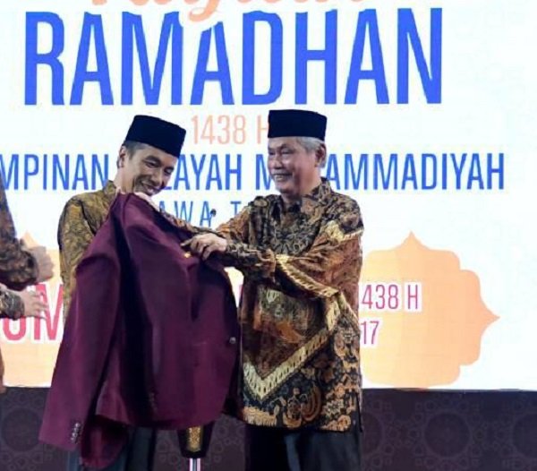 Presiden Jokowi bersama mendiang Prof. Abdul Malik Fajar/dok.twitter Jokowi