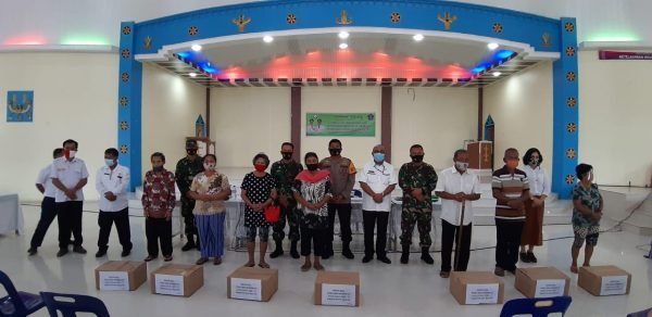 Kapolres Nias Selatan, AKBP Arke Furman Ambat, bersama Forkopimda, Lansia dan Disabilitas di Aula BKPN, Jalan Baru, Teluk Dalam, Nias selatan,Rabu (16/9/2020) pagi. Foto : Humas Polres Nisel