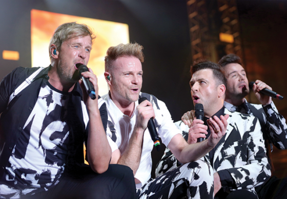 Westlife Goyang Penggemarnya di Jakarta.