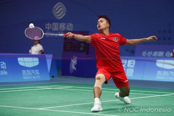 Anthony Sinisuka Ginting berhasil melangkah ke babak ketiga Asian Games 2022. Foto: NOC Indonesia