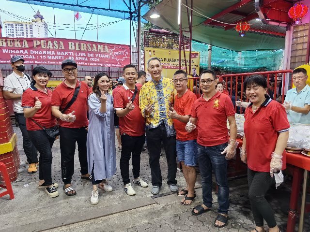 Wihara Dharma Bhakti Petak Sembilan Kembali Sediakan Makanan Buka Puasa Gratis Selama Ramadhan