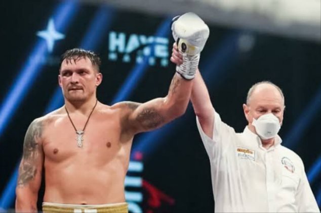 Oleksandr Usyk berhasil mengalahkan Tyson Fury dalam duel unifikasi gelar di Kingdom Arena, Riyadh, Arab Saudi, pada Minggu (19/5/2024) pagi WIB. (Foto: Reuters)