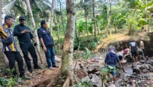 JBS dan Pokja Konstituen Dewan Pers Banten Kolaborasi Gelar Aksi Bersih-bersih Sungai