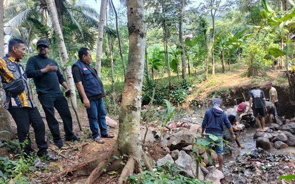 JBS dan Pokja Konstituen Dewan Pers Banten Kolaborasi Gelar Aksi Bersih-bersih Sungai