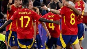 Kalahkan Prancis 2-1, Spanyol Masuk Final