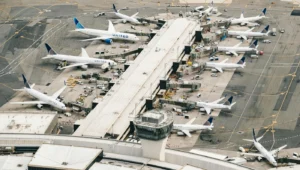 Antrian pesawat tujuan Internasional di bandara Juanda