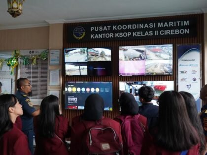kegiatan Kuliah Kerja Dalam Negeri (KKDN) bertema “Sinergi Pertahanan Maritim dalam Menangani Ancaman Keamanan dan Lingkungan di Laut Cirebon