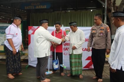 Kapolres Kepulauan Seribu AKBP Ajie Lukman Hidayat, S.I.K., M.H., melaksanakan kegiatan Bakti Religi di Masjid Baitul Jannah Polres Kepulauan Seribu, Marina Ancol