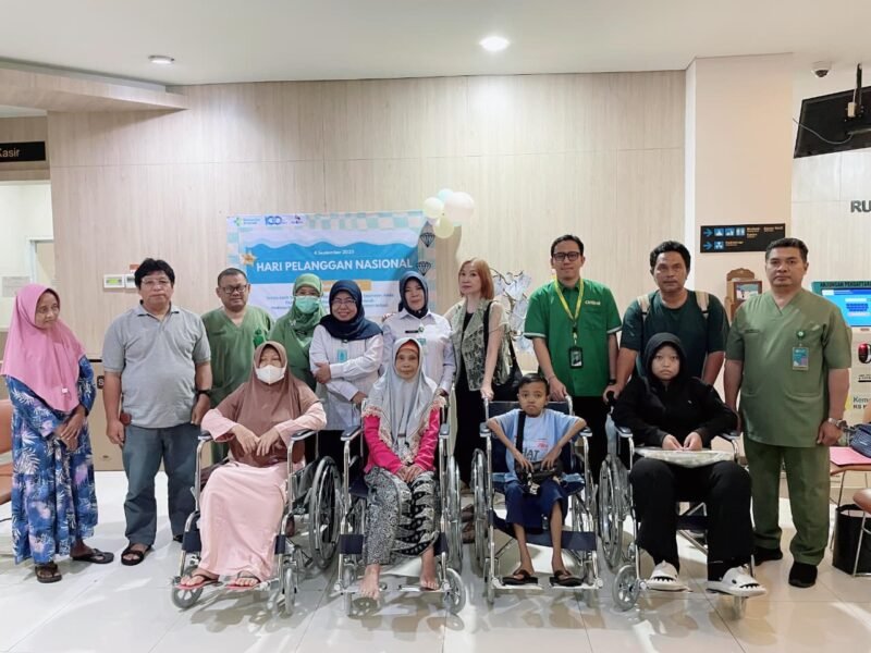 Berbagi Kursi Roda, MMLWF Nyalakan Harapan Pasien di Semarang